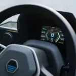 stuur en display van de beemobs bee1 close up afgebeeld