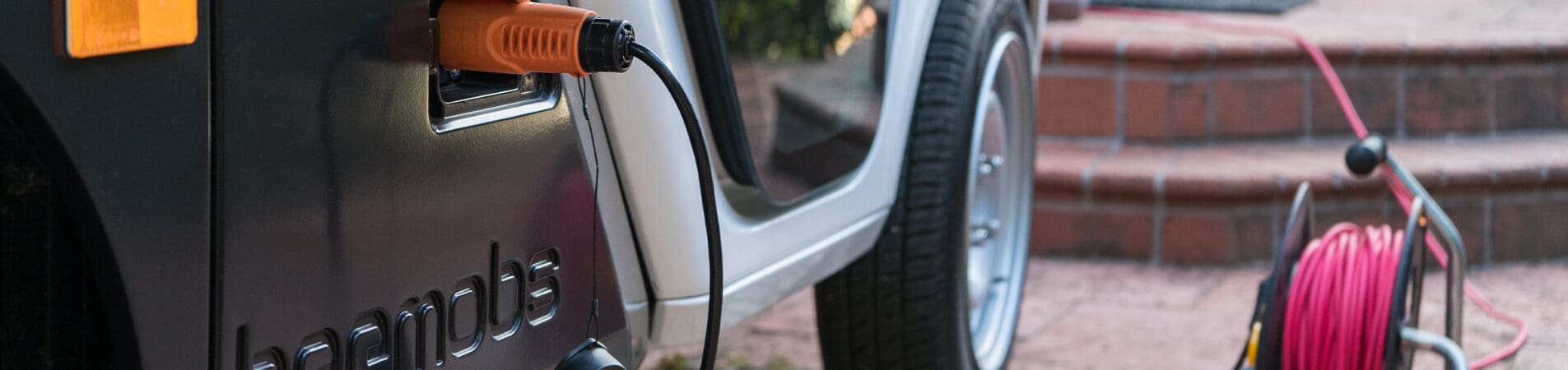 beemobs bee1 close up