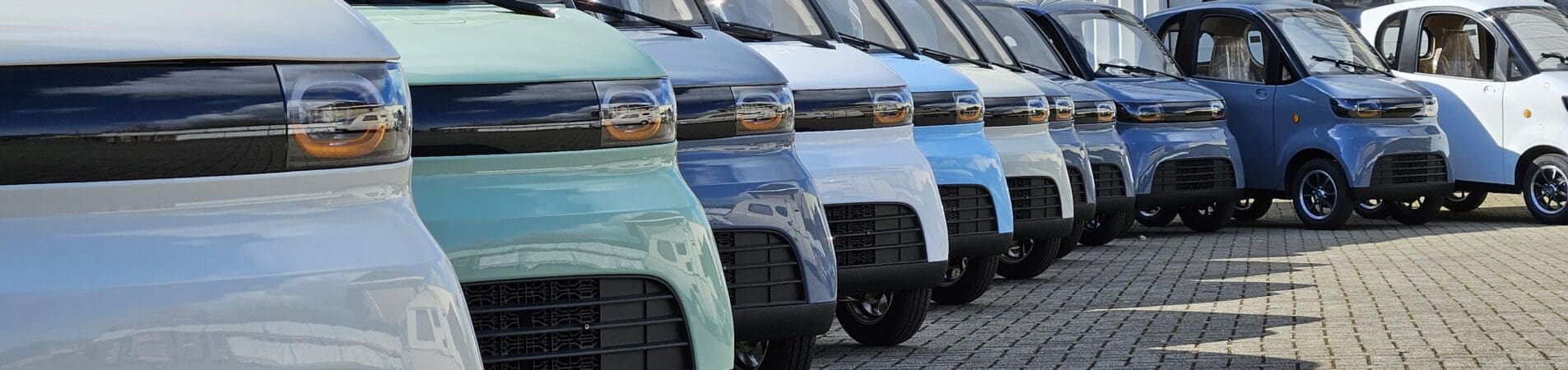 line up van baseliners buiten afgebeeld