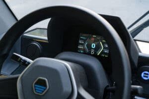 stuur en display van de beemobs bee1 close up afgebeeld